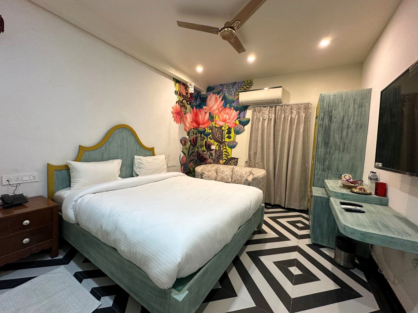Premium Room with Bathtub